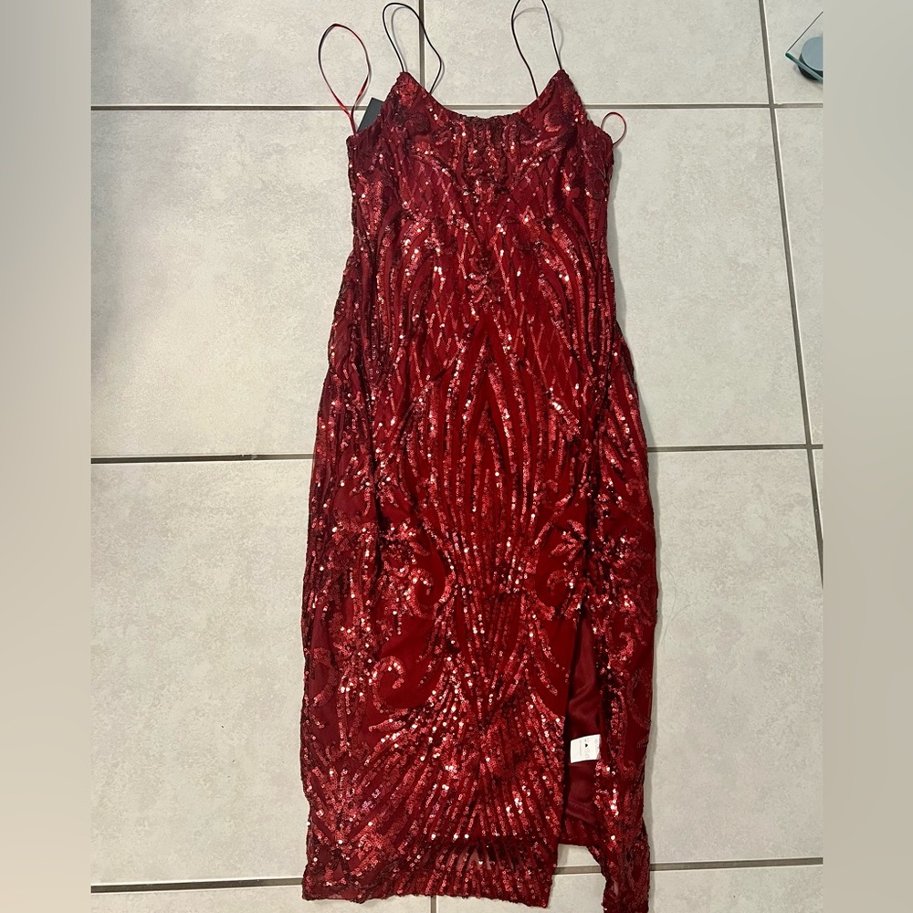 Sequin wine color strap dress size M.